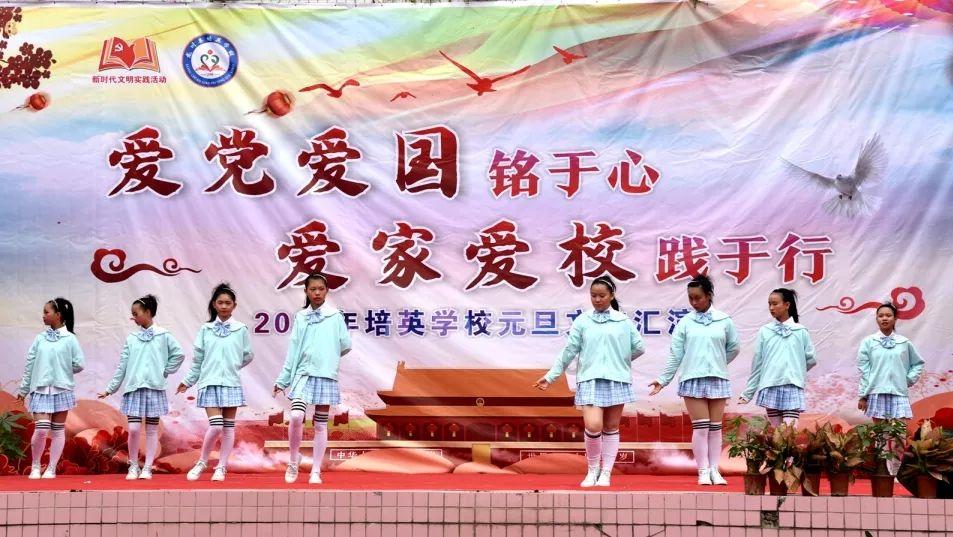 布克：成为太阳队历史第一人的关键要素